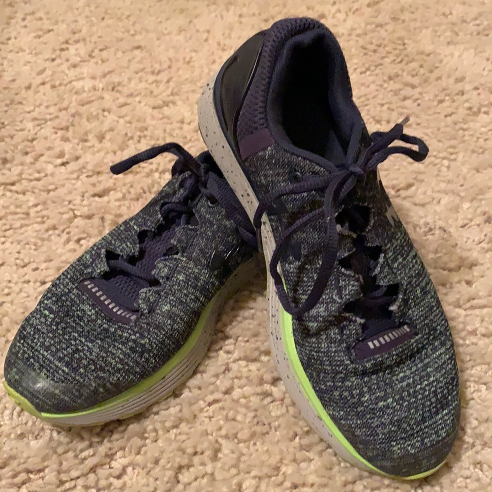 UnderArmour Bandit 3 Blue Running Shoes. Size 7Y